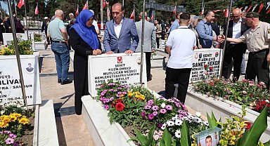 Arefe gününde şehitler dualarla anıldı