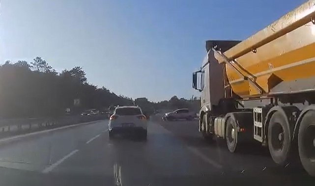 Arnavutköy - Sultangazi yolunda kontrolden çıkan araç kaza yaptı