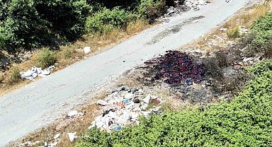 Arnavutköy'de hafriyat ve moloz dökülen sokak, çöplüğe döndü