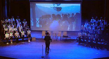 Atakum Bilim ve Sanat Merkezi Çocuk ve Gençlik Korosu'ndan "Doğa Temalı" şarkılar