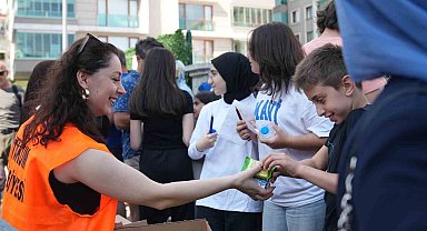 Atakum'da LGS sınavına giren öğrencilere kek ve su ikramı