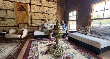 Atalarından kalan tarihi 'düğmeli evi' restore edip turizme kazandırdı