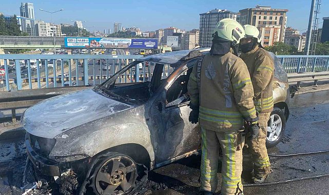 Ataşehir'de seyir halindeki cip alev alev yandı