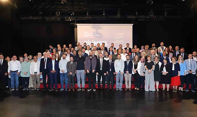 Atatürk Üniversitesi, bilimsel teşvik töreni ile akademisyenlerini ödüllendirmeye devam ediyor