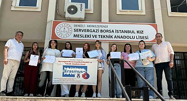 Avrupa mutlağını yerinde öğrenen Denizlili öğrenciler uluslararası stajlarını tamamladı