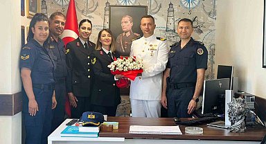 Aydın İl Jandarma Komutanlığı'ndan 'çiçekli' kutlama