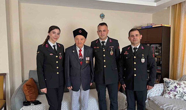 Aydın jandarması, bayramda şehit ailelerini ve gazileri unutmadı
