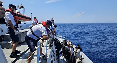 Aydın'da 18 düzensiz göçmen kurtarıldı