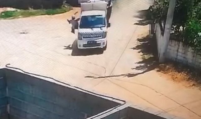 Aydın'da çöp toplama aracından düşen işçi ağır yaralandı