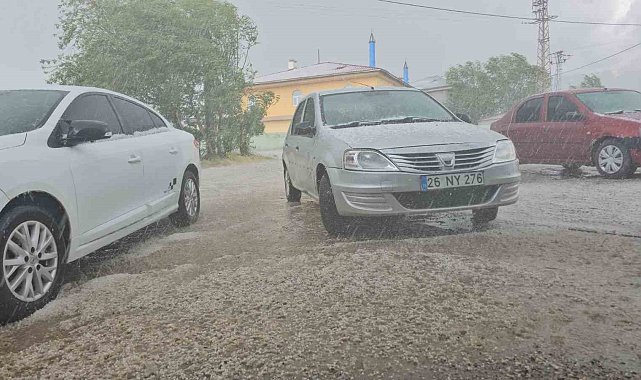 Aydınlar beldesinde yağmur ve dolu yağışı