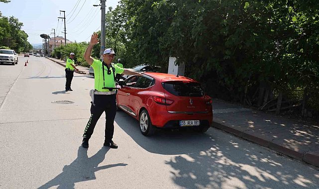 Bafra'da bayram trafiğine sıkı denetim: 6 noktada kontrol noktası kuruldu