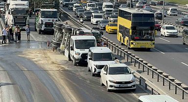 Bahçelievler'de beton mikseri devrildi: Basın Ekspres yan yol trafiğe kapandı