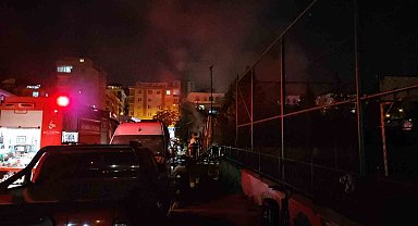 Bahçelievler'de oto tamirhanede korkutan yangın: Çok sayıda araç kullanılamaz hale geldi