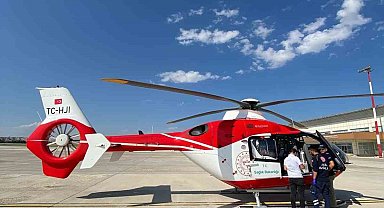 Bahçesaray'da 17 yaşındaki hasta ambulans helikopterle Van'a sevk edildi