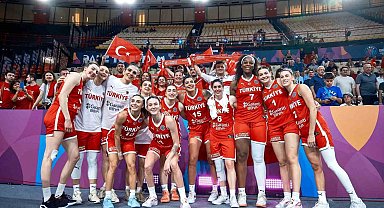 Bakan Bak, çeyrek finale çıkan A Milli Kadın Basketbol Takımı'nı tebrik etti