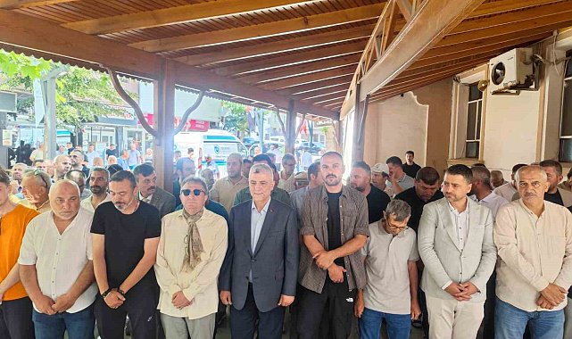 Bakan Bolat, eşinin teyzesinin cenaze namazına katıldı