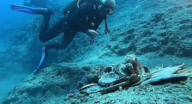 Bakan Ersoy, Akdeniz'in 2 bin yıllık su altı hazinesine dalış yaptı