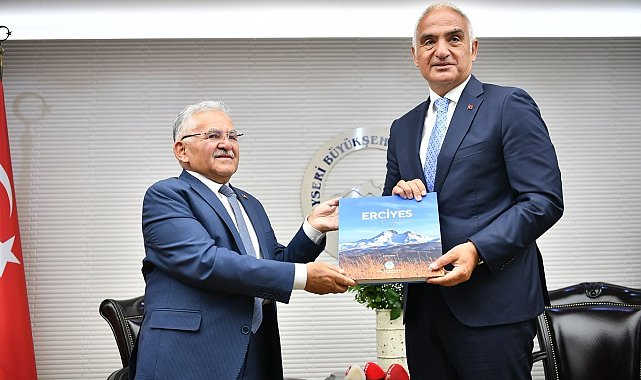 Bakan Ersoy'dan Başkan Büyükkılıç'a ve Kayseri'ye övgüler