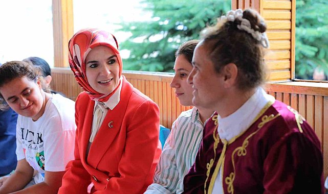 Bakan Göktaş, Engelsiz Yaşam Bakım Rehabilitasyon ve Aile Danışma Merkezi'nde incelemede bulundu