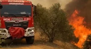 Bakan Yumaklı: "Hatay'da hava araçlarımız da yangına yoğun şekilde müdahale etmeye başladı"