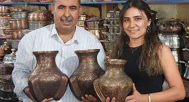Bakırdan yapılan Hitit vazo takımı fiyatıyla dudak uçuklatıyor