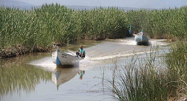 Balıkçılar "Vira Bismillah" diyerek Beyşehir Gölü'nde su ürünleri avlanma sezonunu açtı