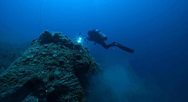 Balıkesir Büyükşehir denizleri hayalet ağlardan arındırıyor