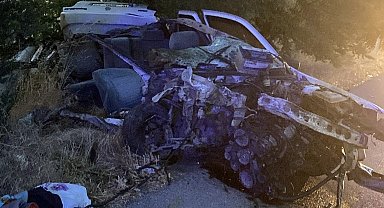 Balıkesir'de feci kaza: 3 ölü, 1 yaralı