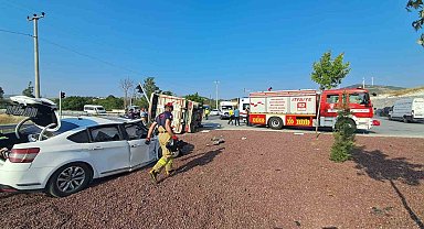 Balıkesir'de kamyon ile otomobil çarpıştı: 1 ölü, 1 yaralı