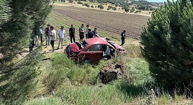 Balıkesir'de otomobil şarampole uçtu: 2 yaralı