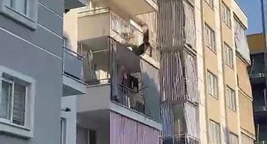 Balkona çıkıp kendini boşluğa bırakan kadın ağır yaralandı