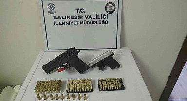 Bandırma'da ruhsatsız silah ve mühimmat ele geçirildi