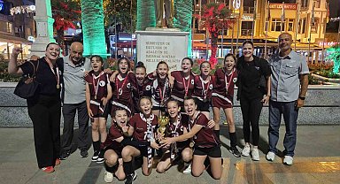 Bandırma'nın minik sultanları Balıkesir şampiyonu oldu