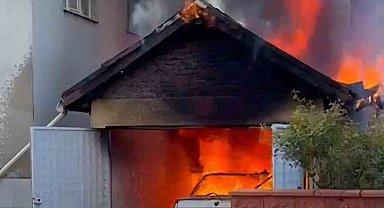 Bartın'da garaj ve içerisindeki otomobil alev alev yandı