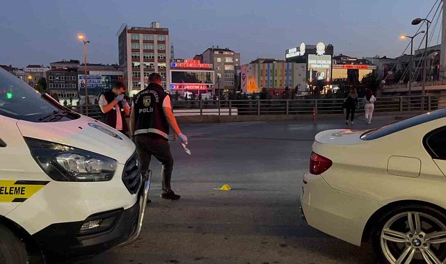 Başakşehir'de alışveriş merkezi önünde silahlı saldırı: 1 yaralı