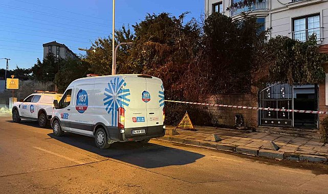 Başakşehir'de elektrik kablolarında çıkan yangın doğalgaz kutusuna sıçradı