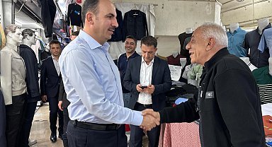 Başkan Altay bayram alışverişine çıkanlarla sohbette