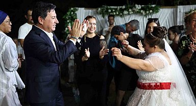 Başkan Aras, Nilay'ın gelinlik hayaline ortak oldu