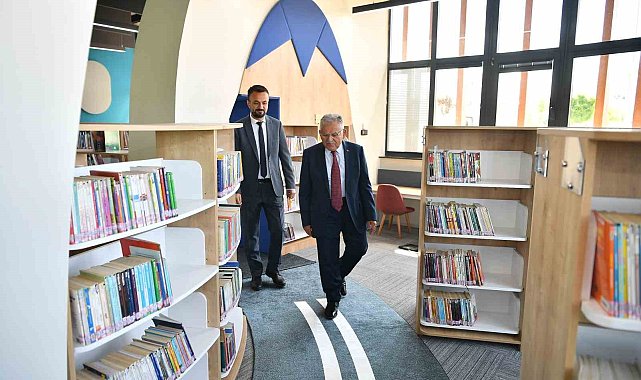 Başkan Büyükkılıç: "Takdire şayan kütüphanemizi Kayseri'mize sunmuş bulunuyoruz"