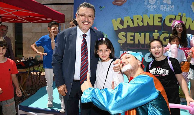 Başkan Genç çocukların karne sevincine ortak oldu