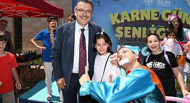 Başkan Genç çocukların karne sevincine ortak oldu