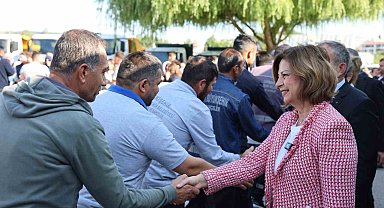 Başkan Ünlüce personelle bayramlaştı