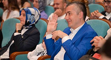 Başkan Vekili Aksoy kreşli miniklerin mezuniyet heyecanına ortak oldu