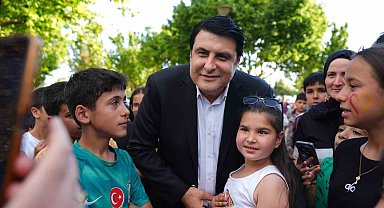 Başkan Yılmaz'dan çocuklara sürpriz ziyaret