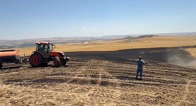 Batman'da buğday tarlasında yangın: 200 dönüm alan küle döndü