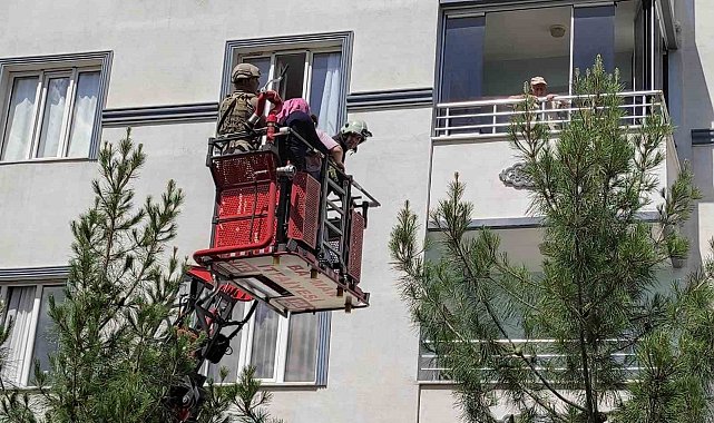Batman'da çocukları tarafından tahra ile rehin alınan anne, baba ve kızları kurtarıldı
