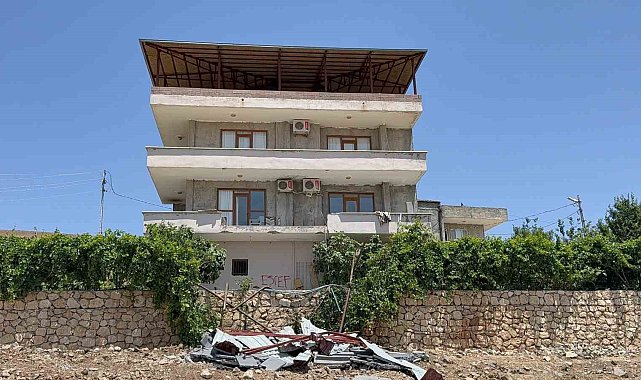Batman'da çöken balkonun altında kalarak hayatını kaybedenler defnedildi