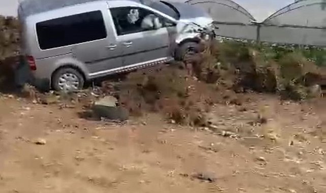 Batman'da iki kamyonet çarpıştı: 2 yaralı