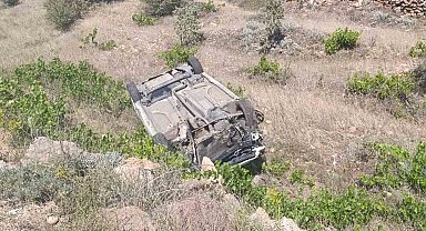 Batman'da otomobil şarampole yuvarlandı: 1 yaralı