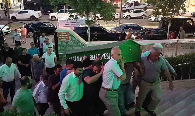 Batman'da trafik kazasında hayatını kaybedenlerden müze müdürü ve araç sürücüsü defnedildi